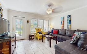 Beachview Condominiums: Wicker Wanderer